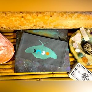 Small gray canvas makeup bag with zipper 🌙